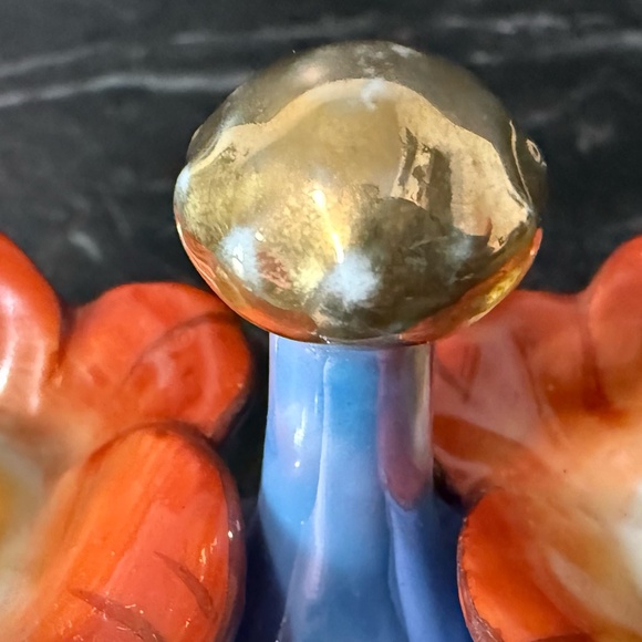 CHIKARAMACHI Flower Salt & Pepper Shakers - Picture 11 of 14